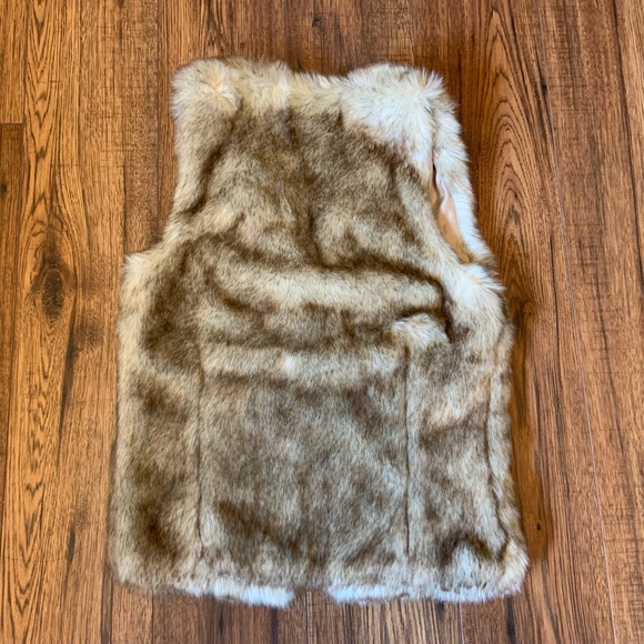 New Dynamite Faux Fur Vest - Picture 4 of 4
